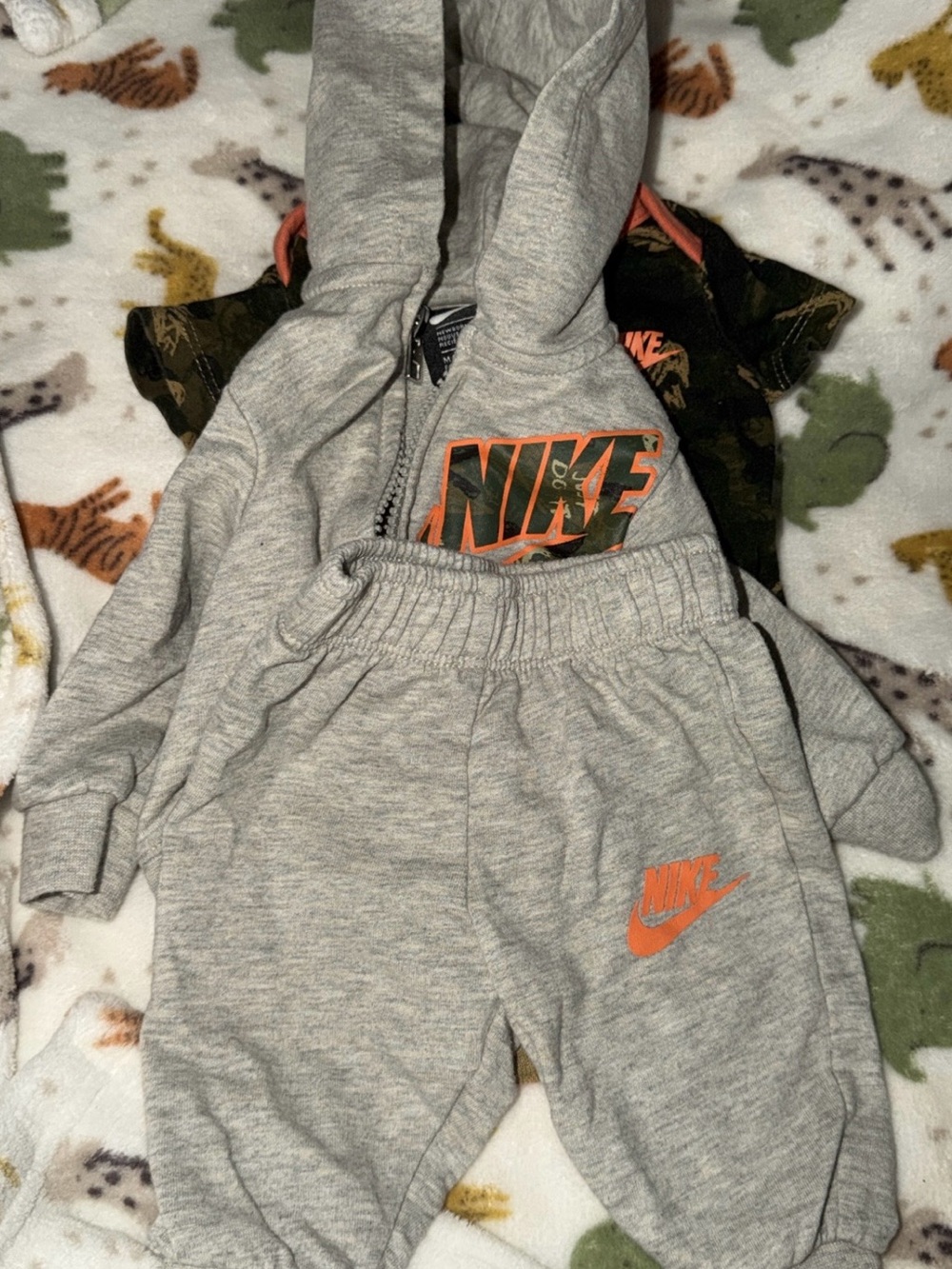 Nike Baby Camo 3-Piece Outfit Set Newborn